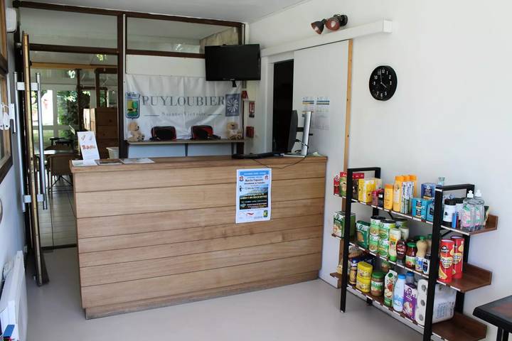 Mobil home pour 4 personnes, avec vue ainsi que terrasse et piscine à Puyloubier - 3