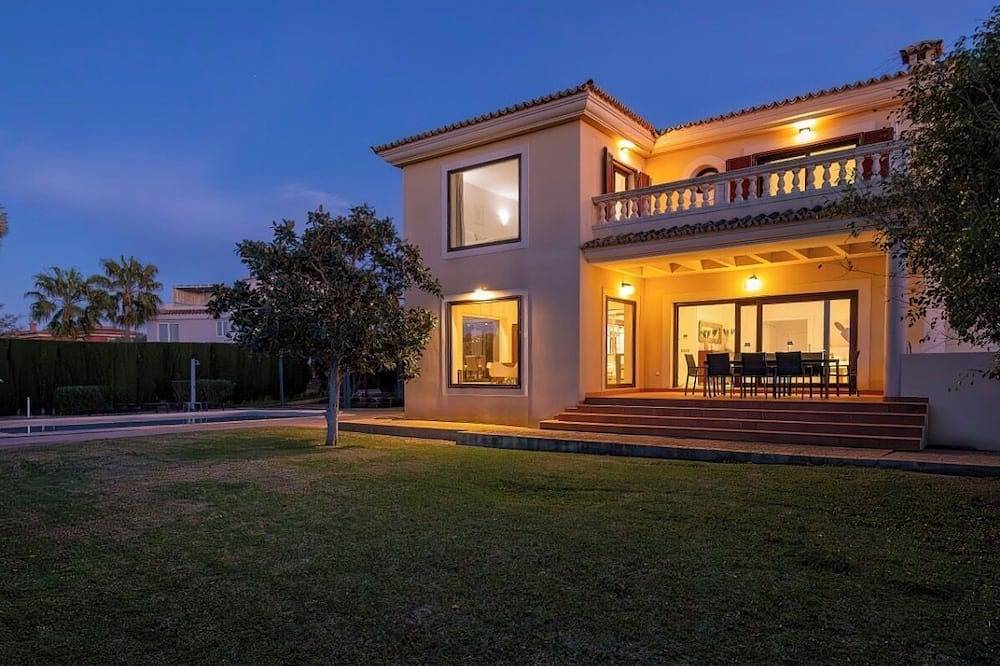 Mediterrane Meerblick Villa with 5 Bedrooms in Sa Torre, Llucmajor