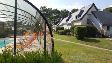 Chambre d’hôte pour 4 personnes, avec piscine et jardin à Locoal-Mendon