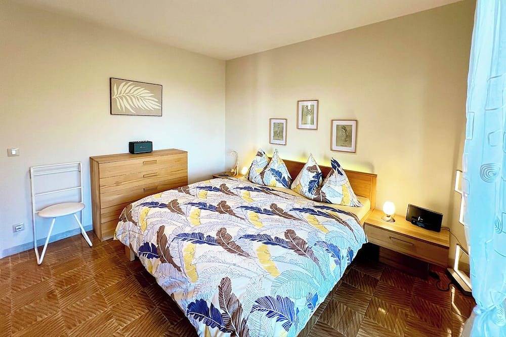Villa im Grünen mit 2 Wohnungen, Privatschwimmbad, Partyraum und Seeblick in Maderno, Toscolano-Maderno