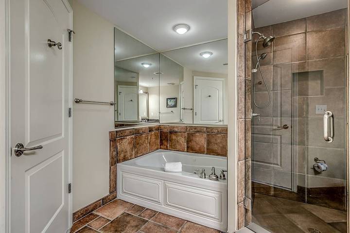 Vacation rental for 8 people, with balcony and pool as well as hot tub in North Myrtle Beach