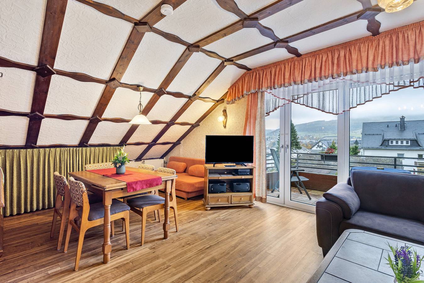 Ganze Wohnung, Ferienwohnung 'Ferienwohnung Napierski' mit Bergblick, Balkon und Wi-Fi in Willingen, die Mittelgebirge