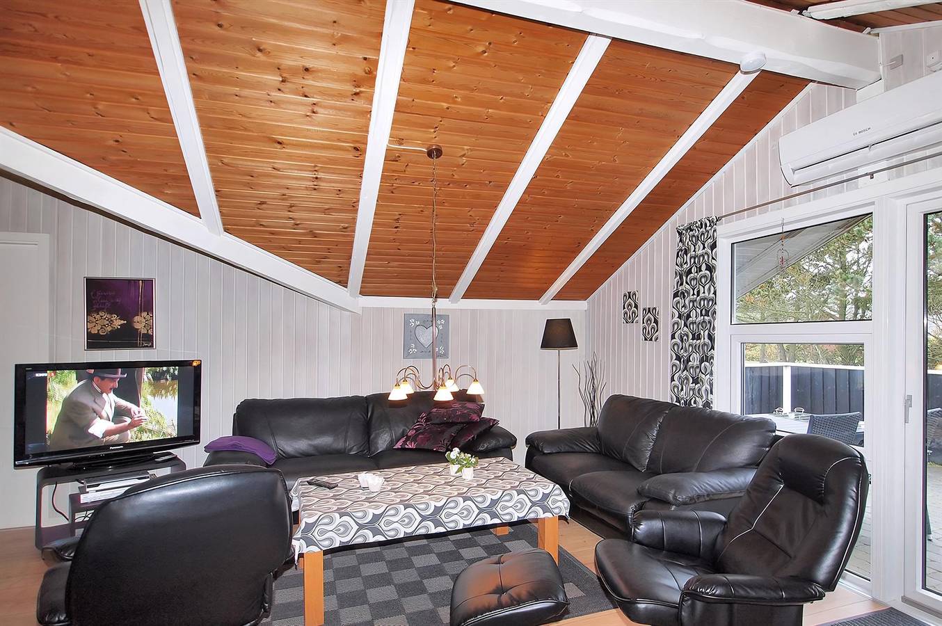 Awesome home in Hvide Sande w/ Wifi, 3 Bedrooms and Sauna in Bjerregård, Holmsland Klit