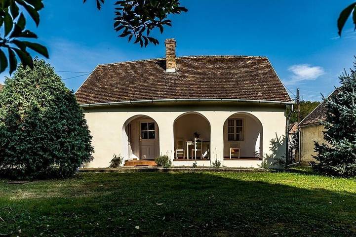 Chalet für 4 Personen, mit Balkon und Garten - 1