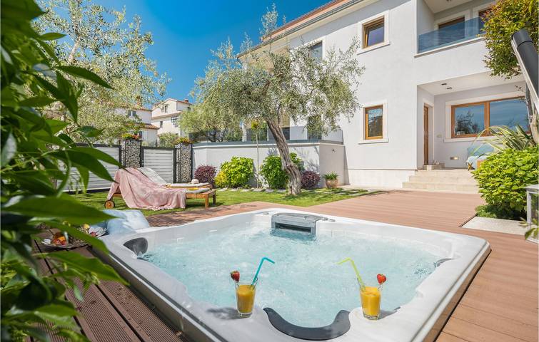 Charmantes 1-Zimmer-Apartment in der Nähe von Rovinj – WLAN, Terrasse und Parkplatz in Rovinj, Rovinj und Umgebung