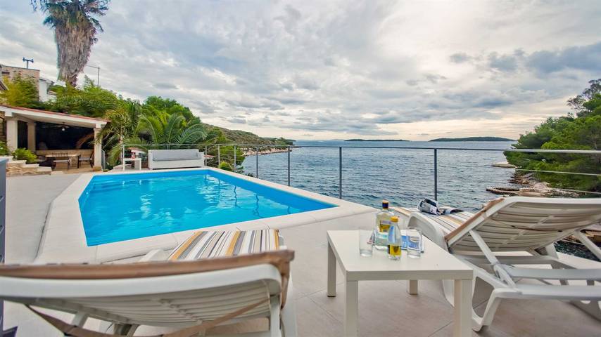 Villa mit pool für 12 Personen, mit Pool, mit Haustier auf Hvar - 2
