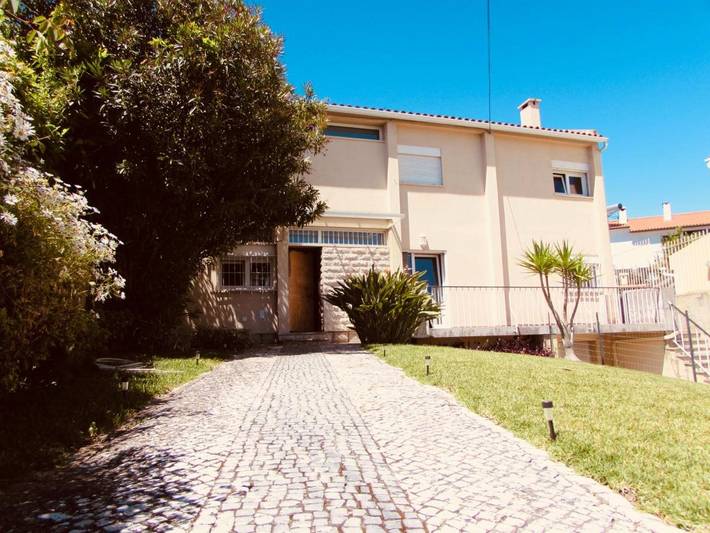 BnB, mit Terrasse und Garten in Lissabon