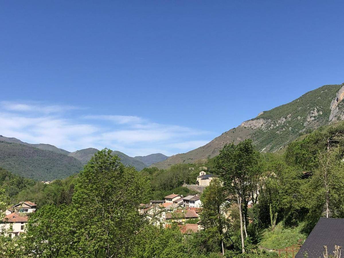Three-Bedroom Chalet in Garanou, Pyrénées