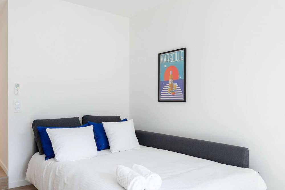 La Maison du Parc Iv standing parking in Marseille, Marseille region