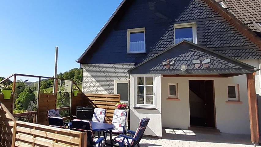 Ferienhaus für 5 Personen, mit Terrasse am Biggesee