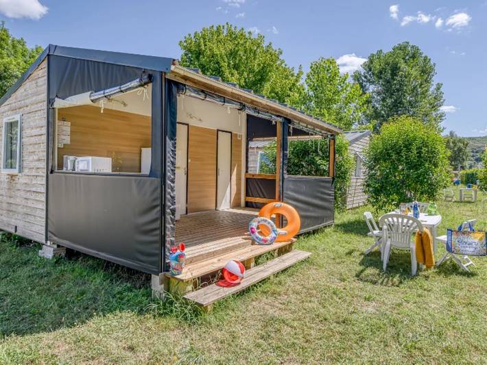 Mobil home pour 5 personnes, avec piscine ainsi que terrasse et bassin pour enfant à Souillac - 3