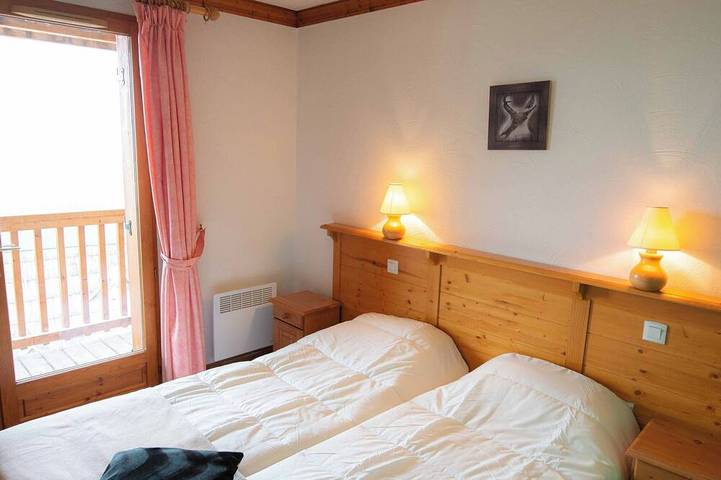 Oz/Alpe d'Huez 150m slopes, up to 18pers, Jacuzzi, en-suite bedrooms in Oz, Nationalpark Écrins