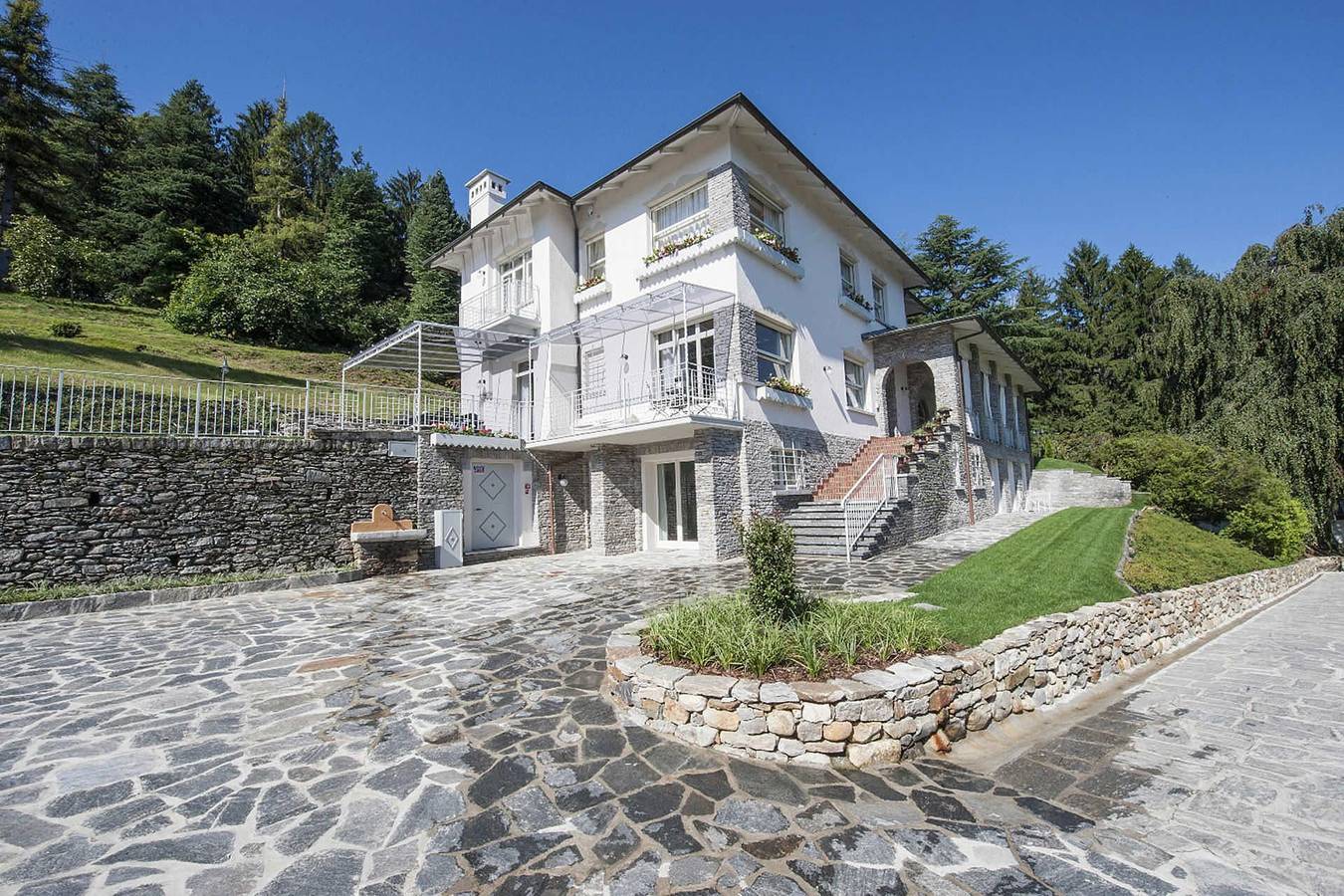 Villa für 10 Personen mit Garten in Baveno, Comune di Baveno