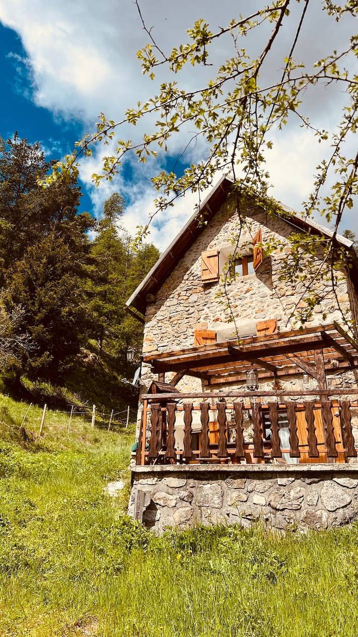 Maison pour 4 personnes, avec Terrasse dans les Alpes maritimes