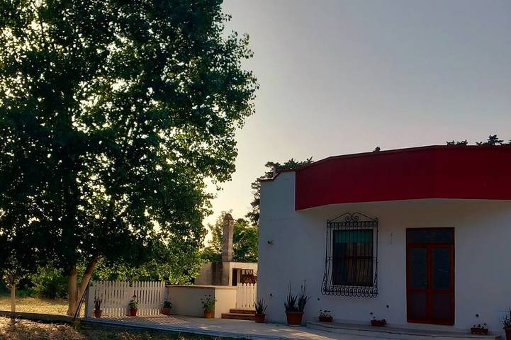 Ferienhaus für 8 Personen, mit Garten in Brindisi