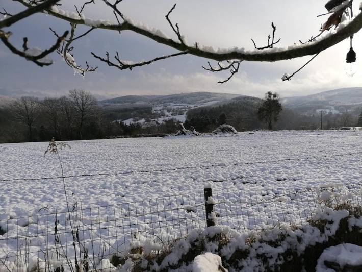 Location de vacances pour 2 personnes, avec vue ainsi que terrasse et jardin dans Mormont - 2