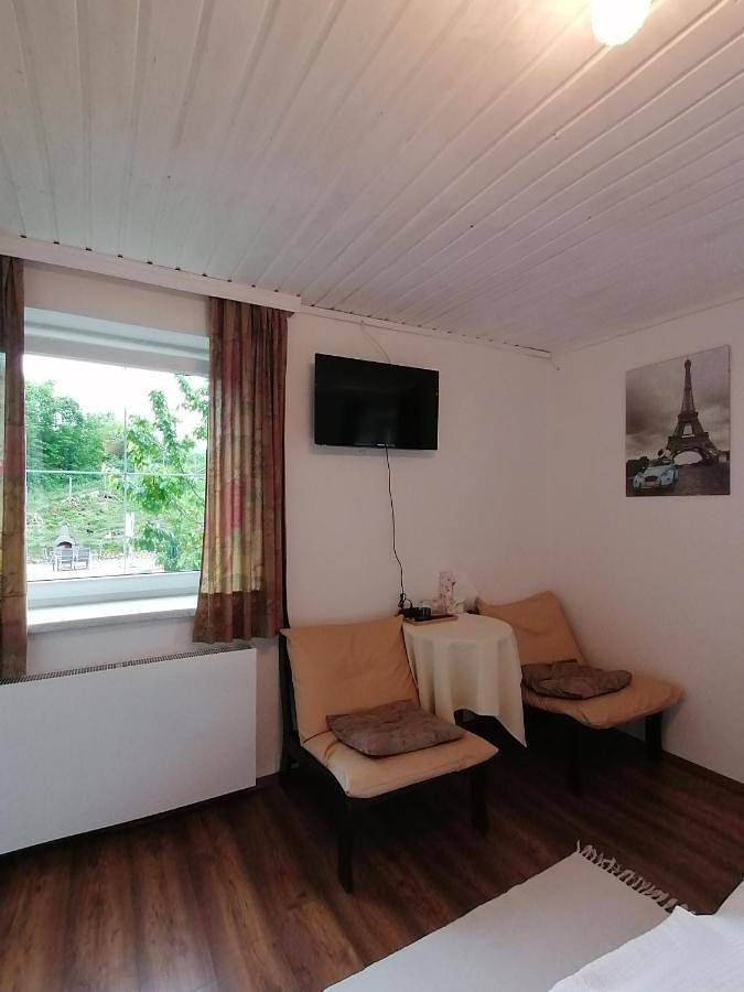Small Double Room in Fuschl am See, Bezirk Salzburg-Umgebung