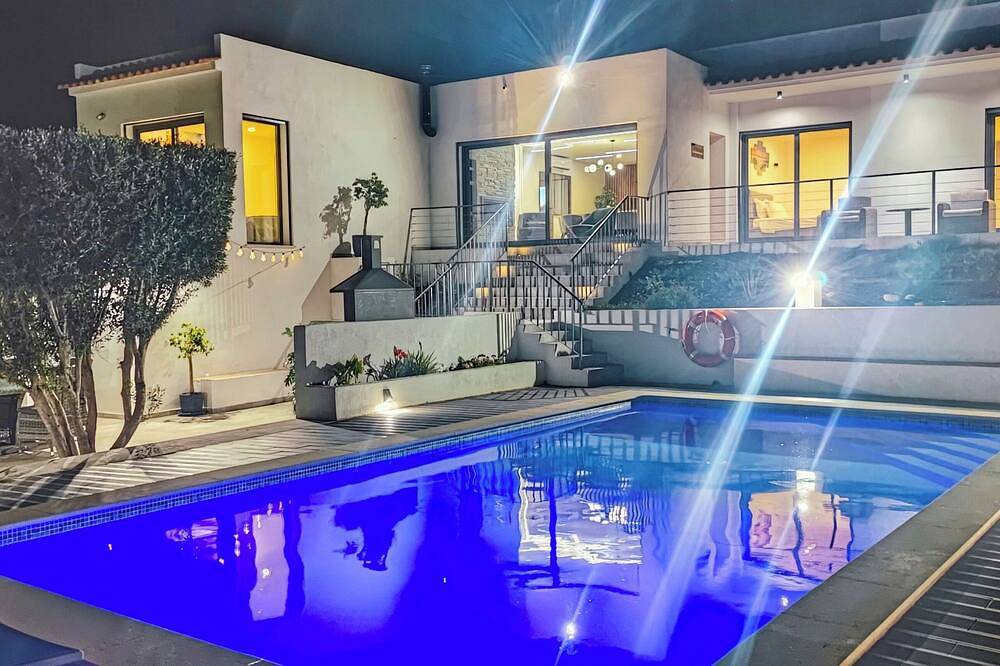 The View House, House with Private Pool and Country View in Paderne, Faro District