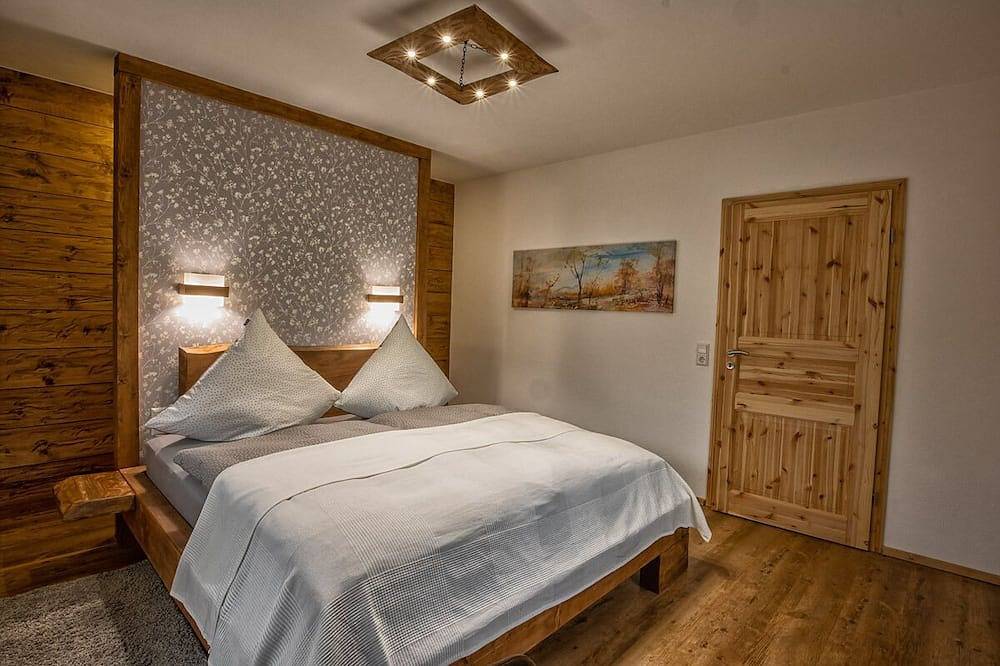 Ganze Wohnung, Exklusive Ferienwohnung im Ferienhaus Enzquelle in Enzklösterle, Nordschwarzwald