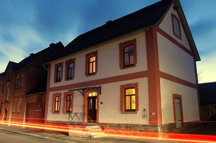Ferienhaus für 8 Personen, mit Terrasse und Garten