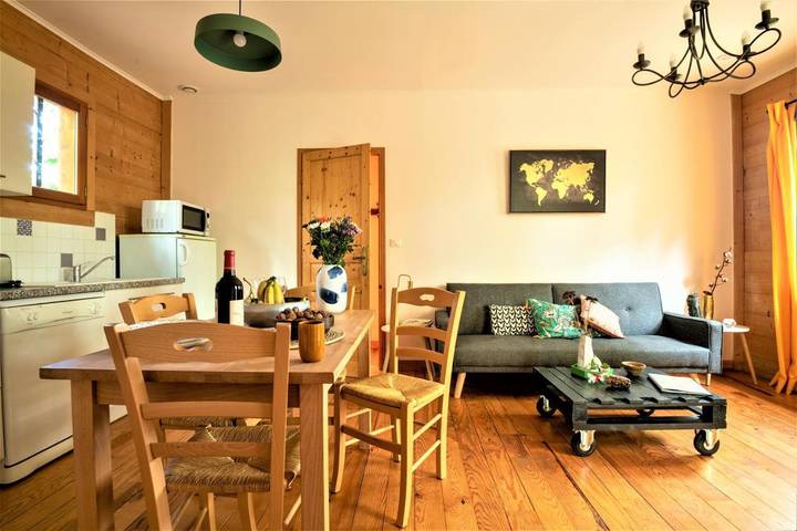 Gîte pour 2 personnes, avec terrasse ainsi que vue et piscine à Cénac-et-Saint-Julien - 3