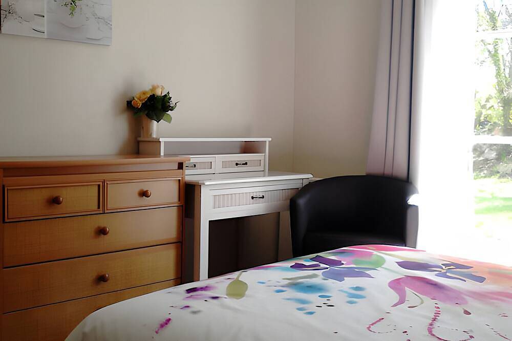 Bed and Breakfast 'Chambre D'hôtes D'Evelyne - Lavande' with Shared Terrace, Shared Garden and Wi-Fi in Pluneret, Côte des Mégalithes