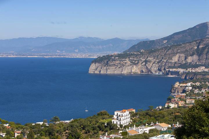 Location de vacances pour 12 personnes, avec piscine et terrasse à Sorrento - 2