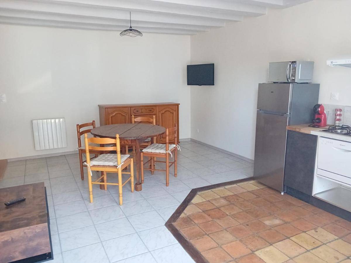 One-Bedroom House in Veuves, Région de Blois