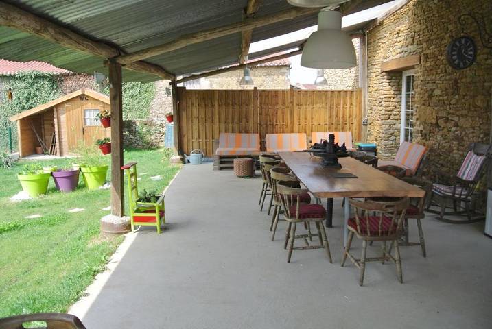 Gîte pour 4 personnes, avec piscine ainsi que vue et jardin à Bazoges-en-Pareds - 3