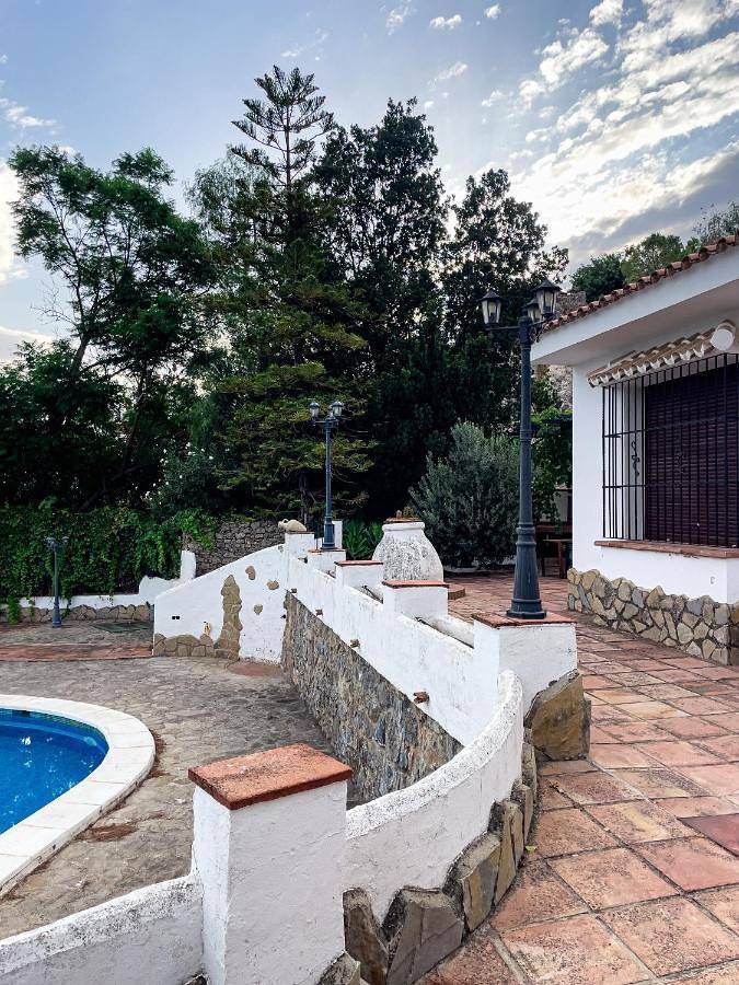 Casa rural para 6 personas, con vistas además de piscina y jardín, Se admiten mascotas en Zahara de la Sierra - 2