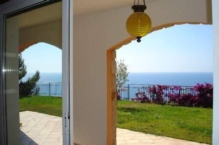 Villa for 8 people, with balcony and garden - 1