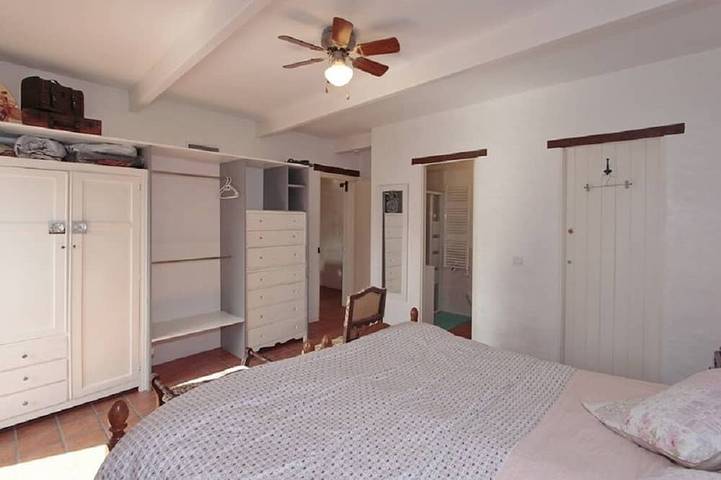 Gîte pour 15 personnes, avec terrasse et jardin dans Baignes - 2