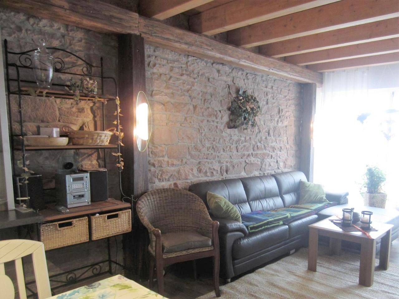 Ganze Wohnung, Wohnung auf einem alten Bauernhof in Neuheilenbach, Eifelkreis Bitburg-Prüm