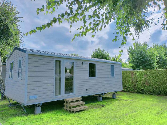 Ferienhaus für 4 Personen, mit Terrasse und Garten sowie Kinderpool und Seeblick