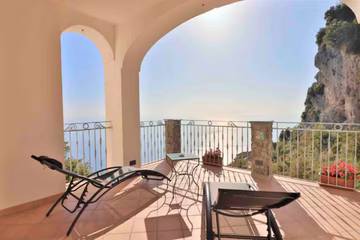 Gîte pour 4 personnes, avec balcon à Agerola