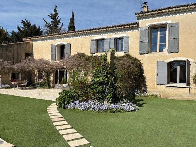 Chambre d’hôte pour 2 personnes, avec jardin ainsi que vue et piscine à Cavaillon - 3