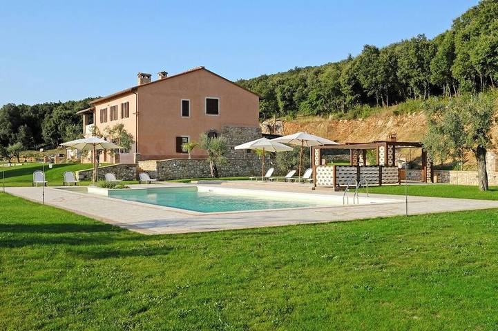 Agriturismo per 5 persone, con piscina e giardino in Narni