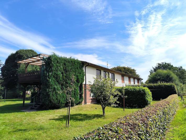 Ferienhaus für 6 Personen, mit Balkon und Garten