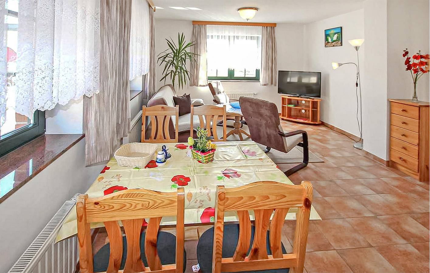 Ganze Ferienwohnung, Gemütliche Ferienwohnung am Meer 200m von der Küste entfernt in Alt Reddevitz in Alt Reddevitz, Mönchgut