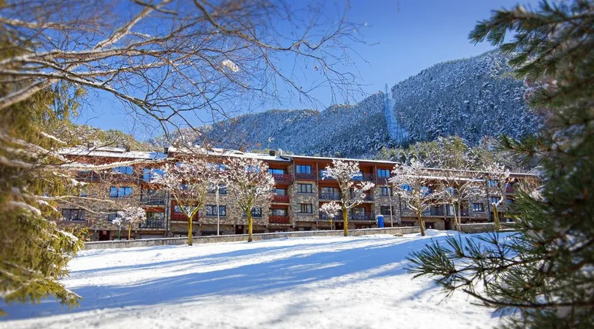 Appartement de vacances pour 10 personnes, avec jardin et piscine, animaux acceptés - 1