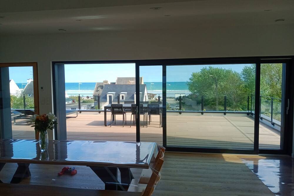 Évasion en bord de mer – Maison moderne à 30 m du sable in Les Rosaires, Plérin