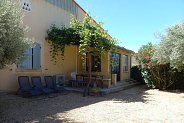 Gîte pour 3 personnes, avec terrasse et jardin dans la Drôme