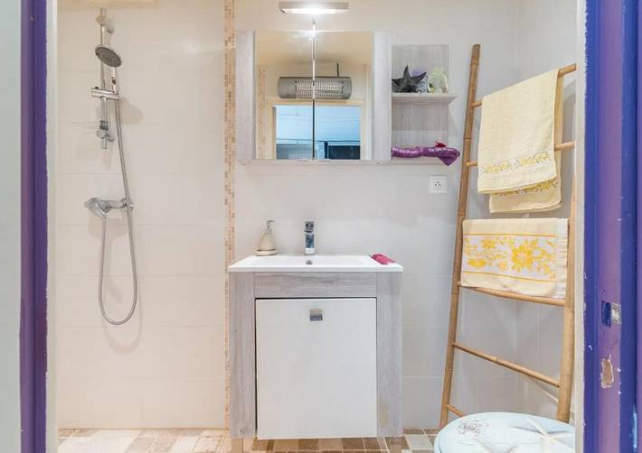 Location de vacances pour 2 personnes, avec jardin ainsi que terrasse et vue à Pélissanne - 2