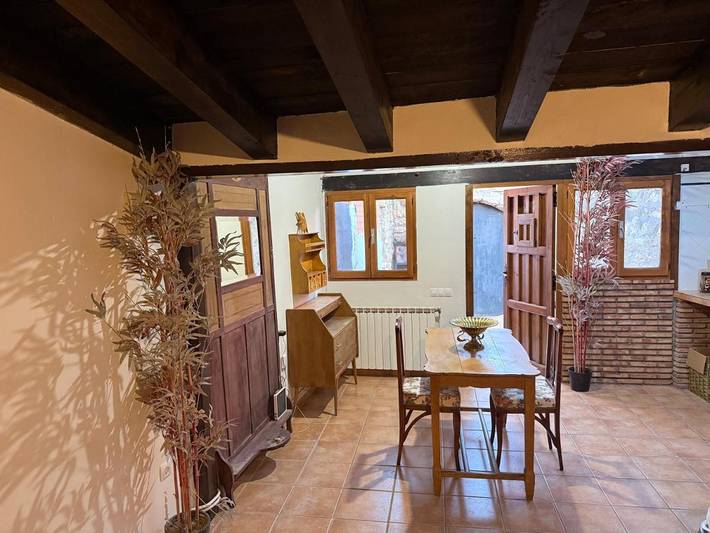 Casa rural con piscina para 16 personas, con jardín y piscina, Se admiten mascotas en Provincia de Teruel