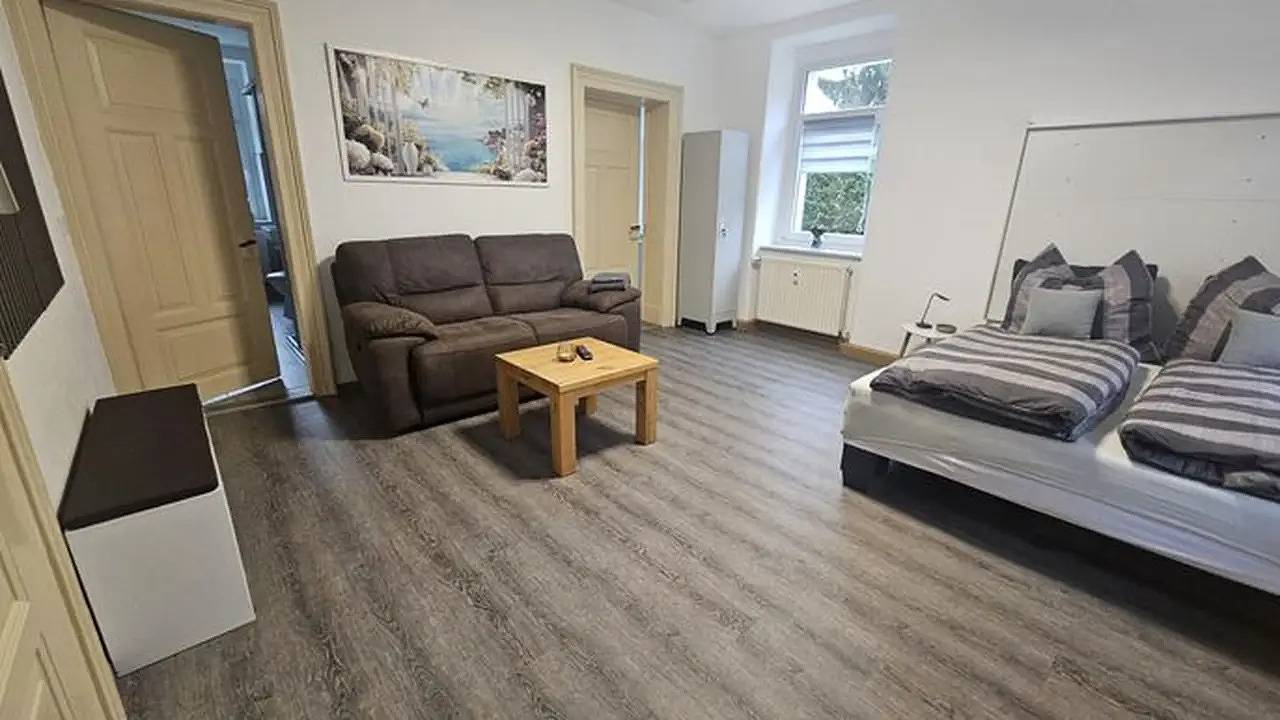 Entire holiday apartment, Cozy Apartment near City Center with Parking & Amenities in Zittau, Zittau Mountains