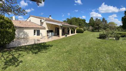 Gîte pour 6 personnes, avec terrasse ainsi que piscine et jardin, animaux acceptés en Gironde