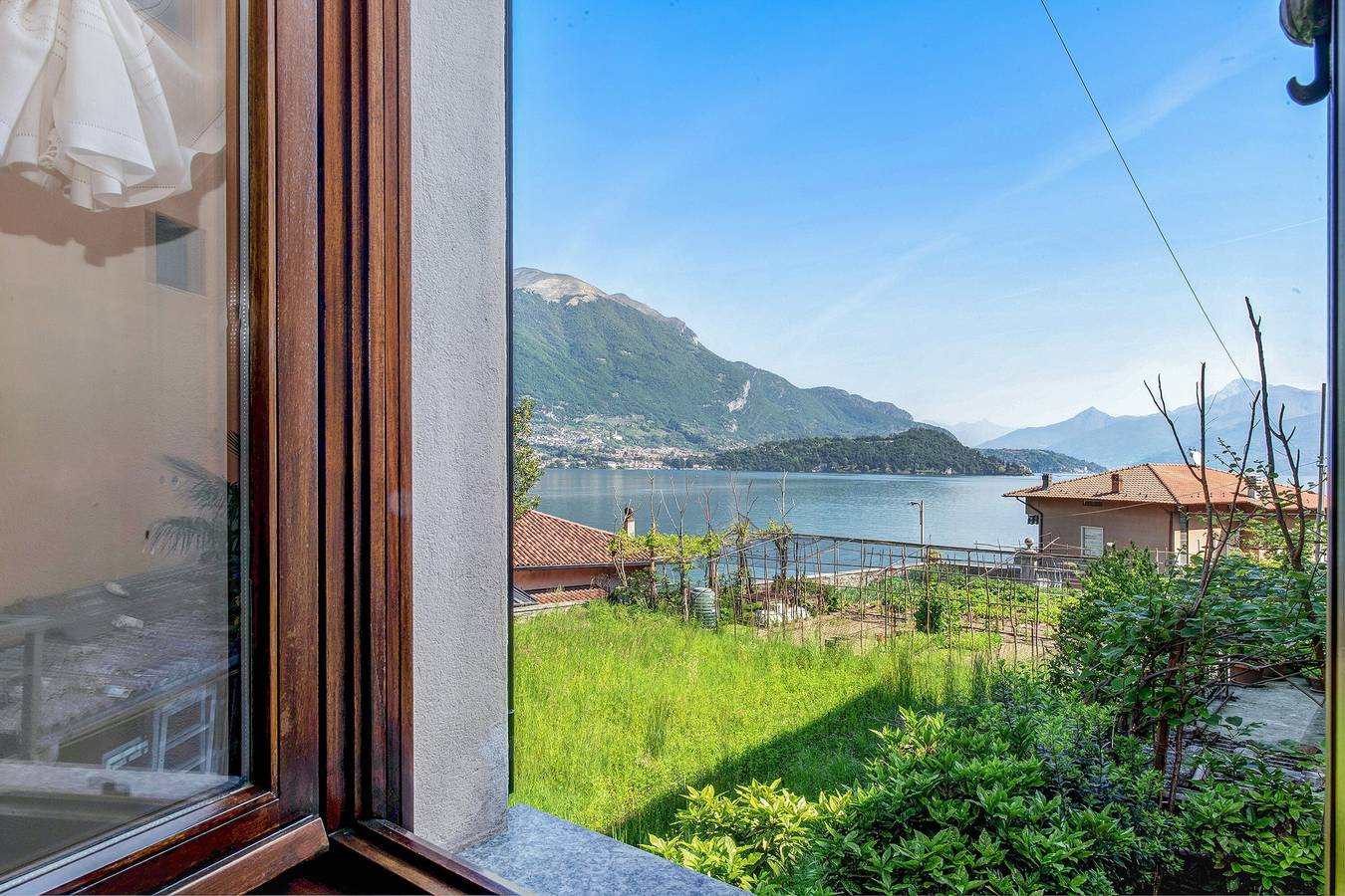 Ferienhaus 'Casa Mocchetti' mit Seeblick, Garten und Wlan in Lezzeno, Comer See