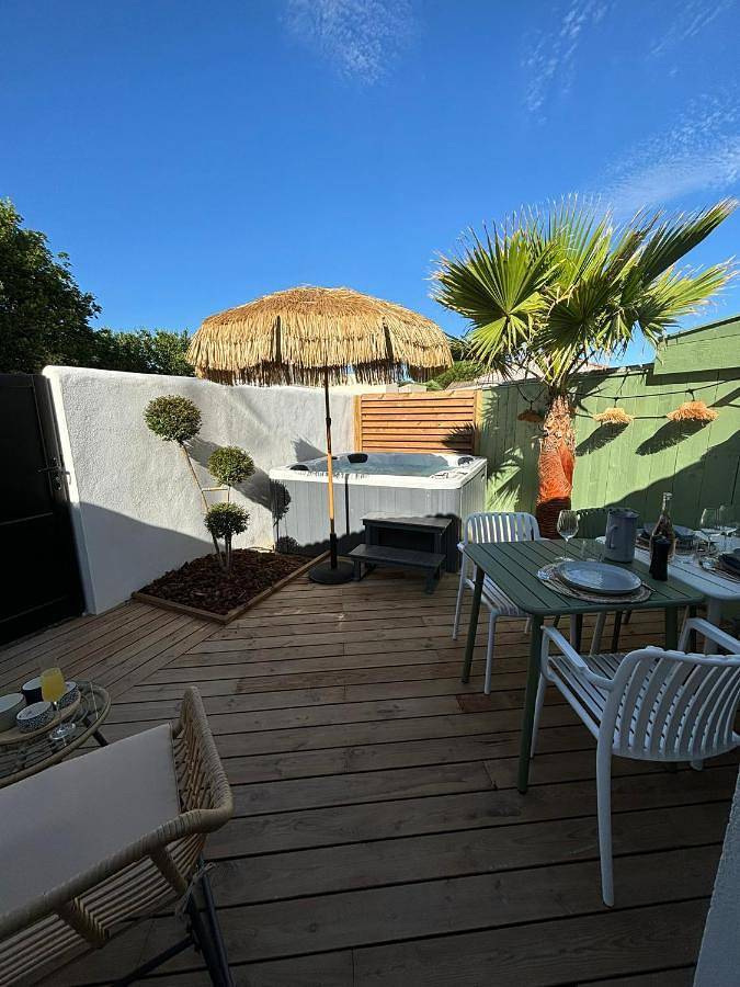 Casa de vacaciones para 3 personas, con jardín y jacuzzi - 1