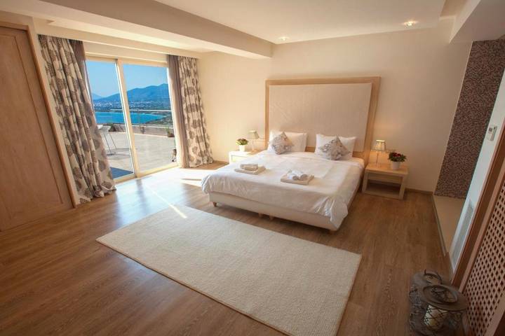 Hôtel pour 3 personnes, avec vue ainsi que piscine et jardin, adapté aux familles