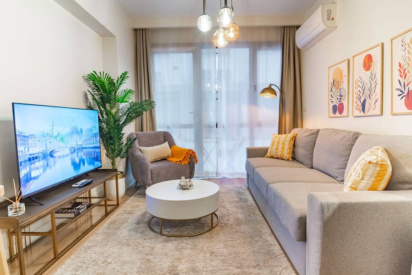Entire apartment, Modern & Stylish 1 Bdr with Balcony | Taksim Palas in Şişli, Istanbul
